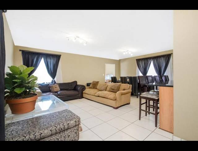 3 BEDROOM HOUSE FOR SALE IN NORTH RIDING